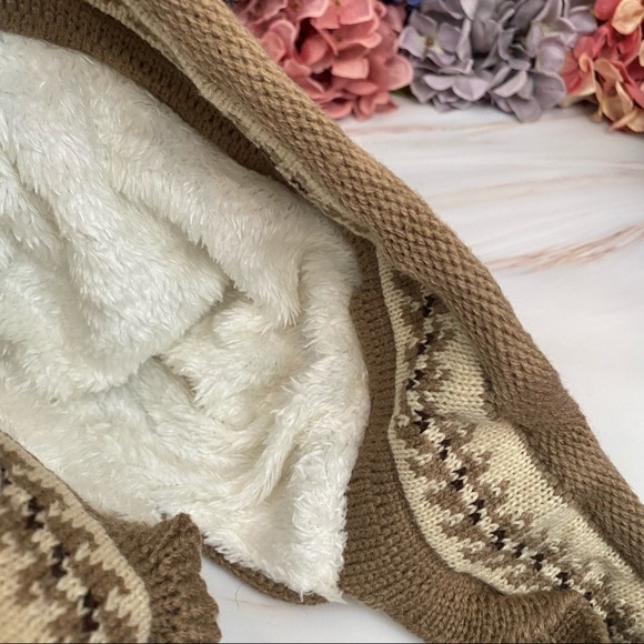 Chic Khaki Fleece Lined Beanie with Fur Pom Poms & Fingerless Gloves - Picture 13 of 16